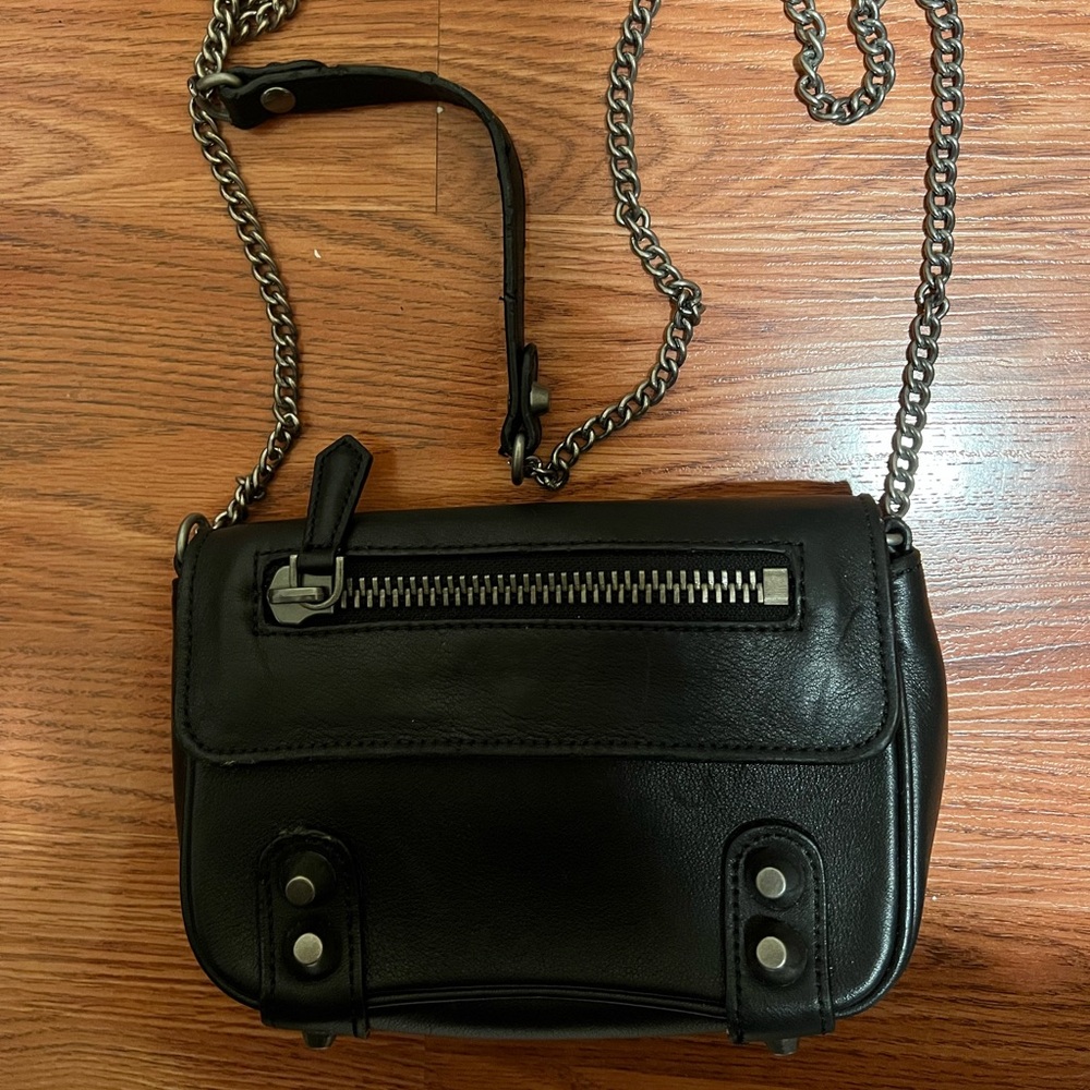 Linea Pelle Leather Crossbody Shoulder City Bag Black Studded Chain Strap